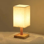 Luminária de Mesa LED em Madeira Nórdica